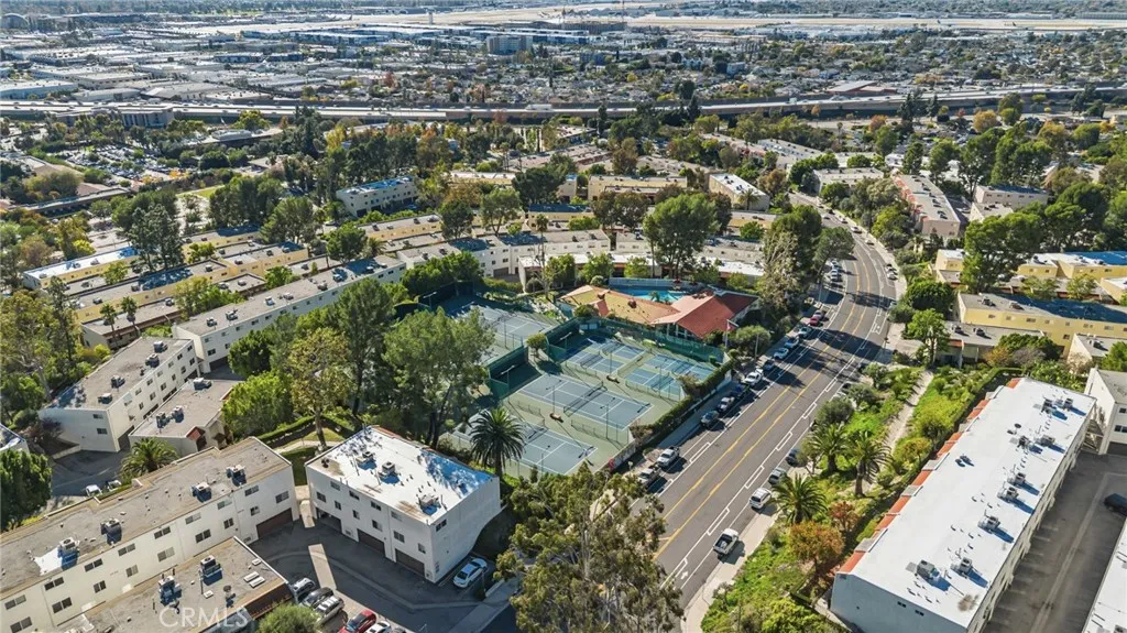 9502 Via Salerno, Burbank, California 91504 home-pic-38