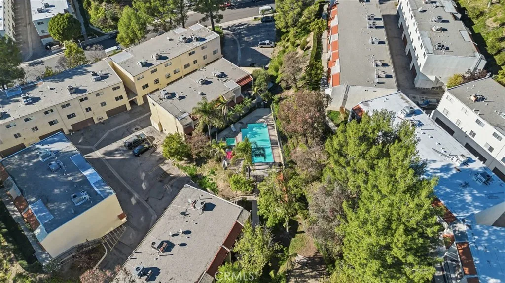 9502 Via Salerno, Burbank, California 91504 home-pic-40