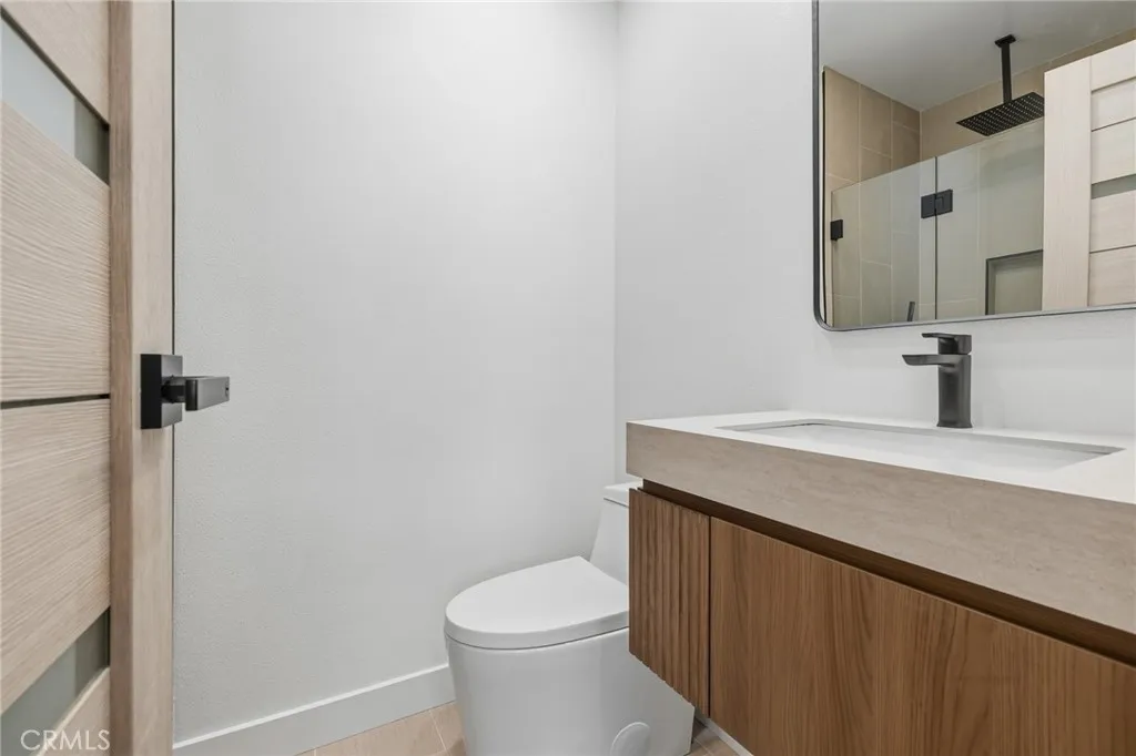 9502 Via Salerno, Burbank, California 91504 home-pic-23