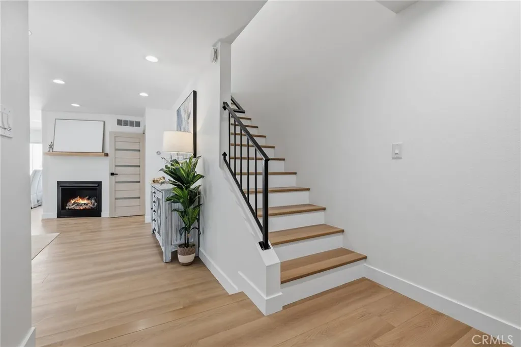 9502 Via Salerno, Burbank, California 91504 home-pic-9