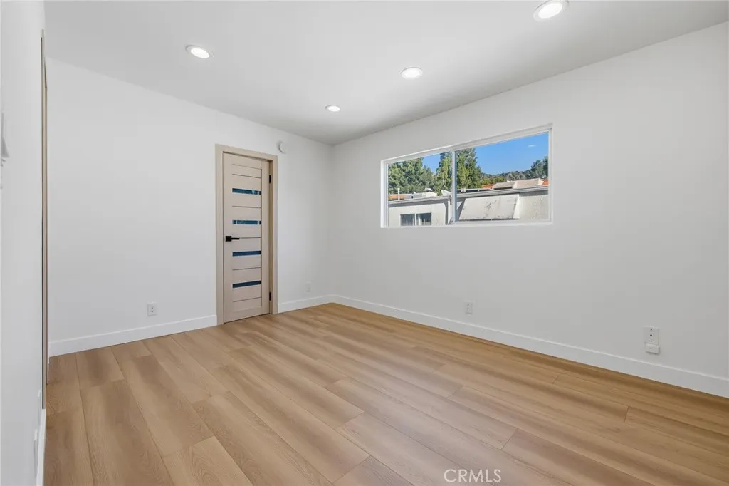 9502 Via Salerno, Burbank, California 91504 home-pic-25