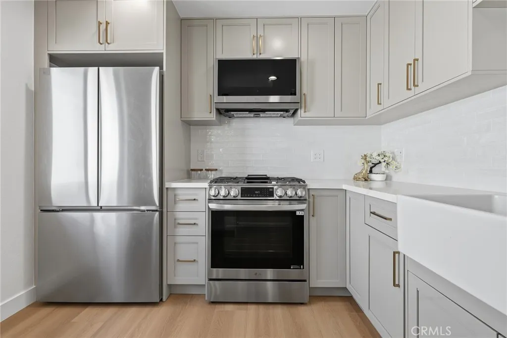 9502 Via Salerno, Burbank, California 91504 home-pic-6