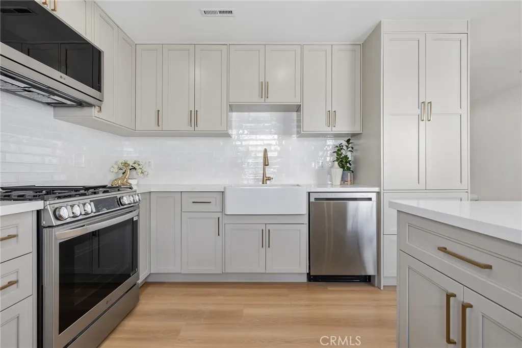 9502 Via Salerno, Burbank, California 91504 home-pic-7