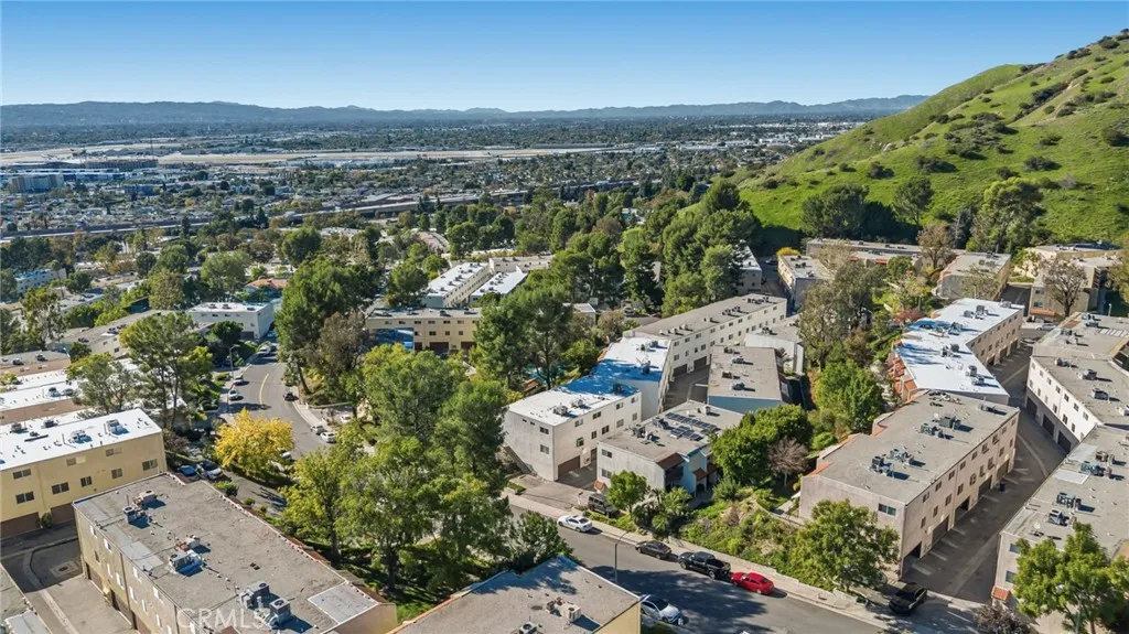 9502 Via Salerno, Burbank, California 91504 home-pic-39
