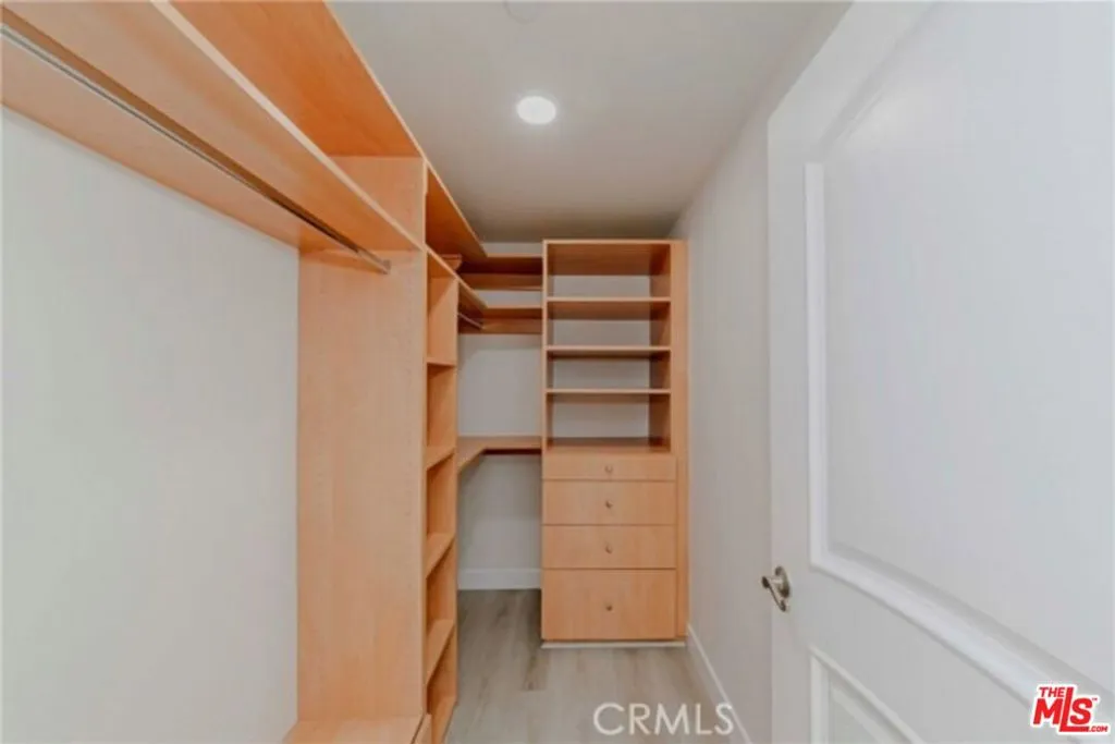 1138 S Serrano Avenue 102, Los Angeles, California 90006 home-pic-10