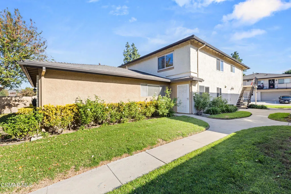 2026 Calle La Sombra 2, Simi Valley, California 93063 home-pic-0