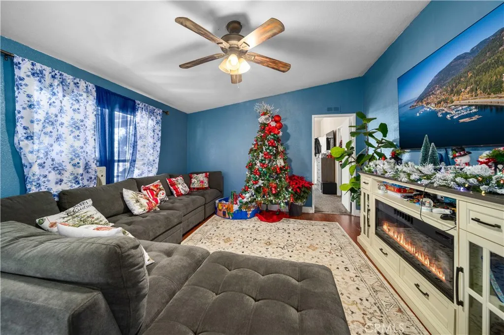 22260 Deprad, Perris, California 92570 home-pic-1