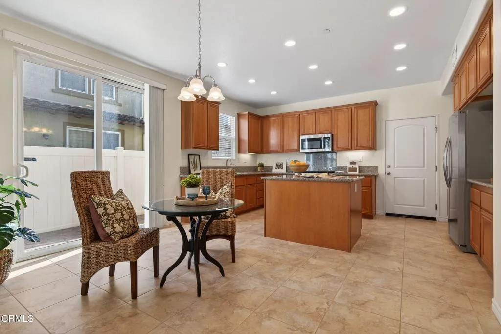 8124 Onyx Street, Ventura, California 93004 home-pic-7