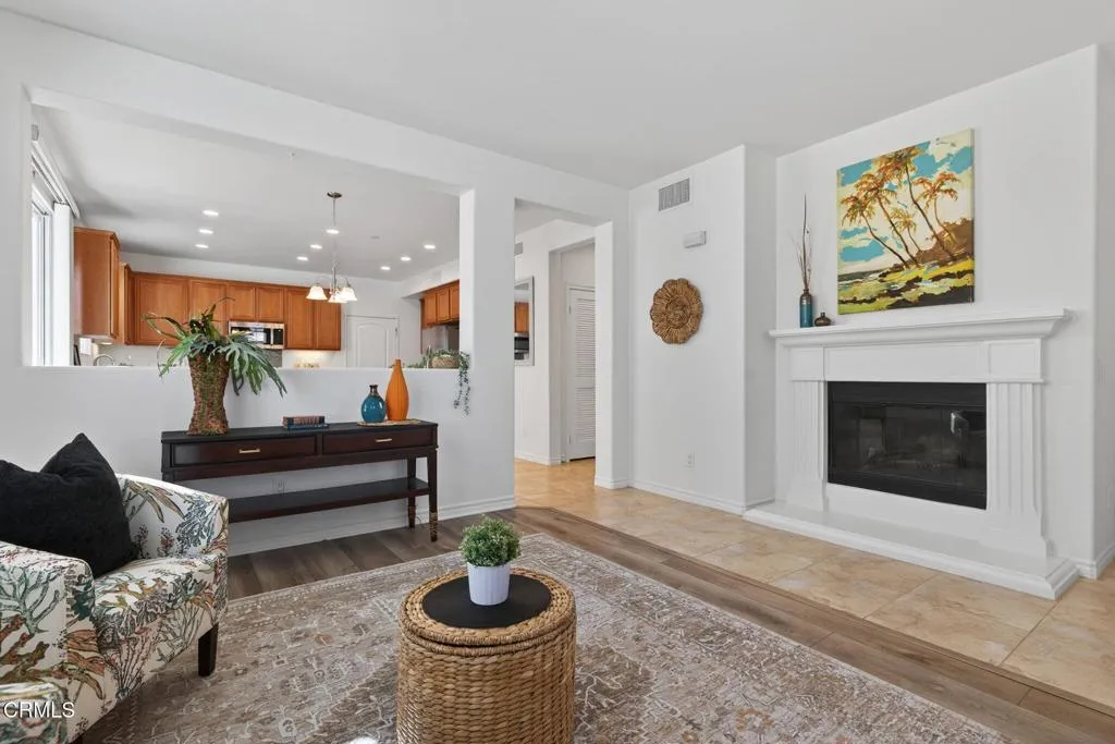 8124 Onyx Street, Ventura, California 93004 home-pic-4