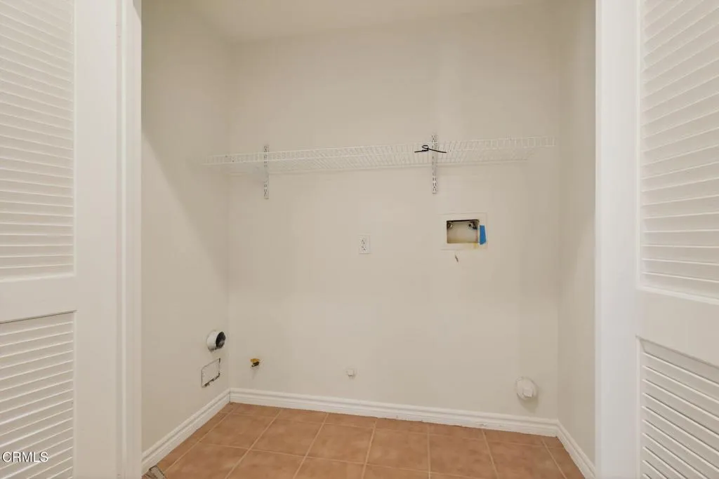 8124 Onyx Street, Ventura, California 93004 home-pic-16