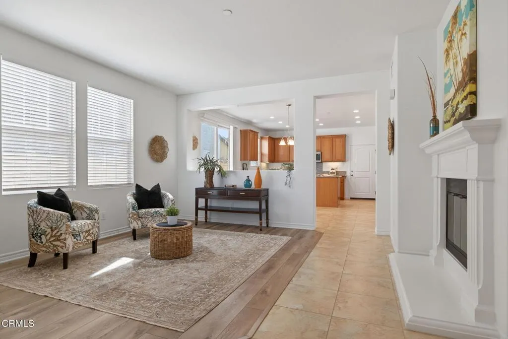 8124 Onyx Street, Ventura, California 93004 home-pic-2