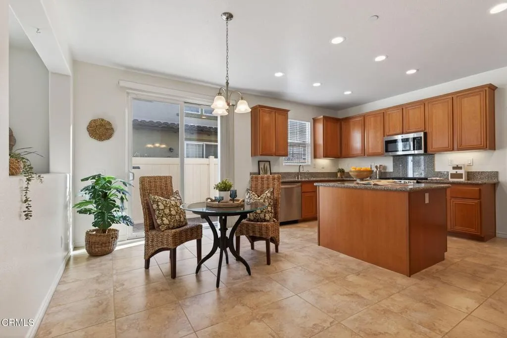 8124 Onyx Street, Ventura, California 93004 home-pic-8