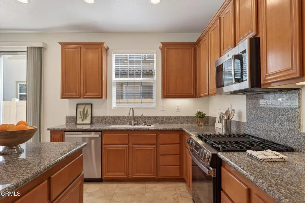 8124 Onyx Street, Ventura, California 93004 home-pic-13