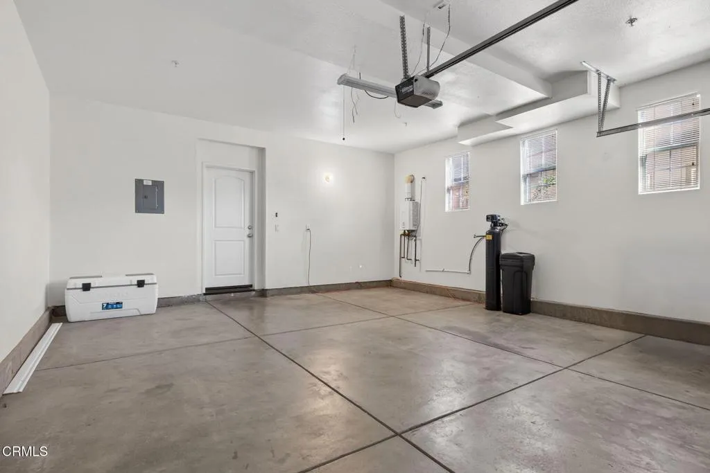 8124 Onyx Street, Ventura, California 93004 home-pic-32