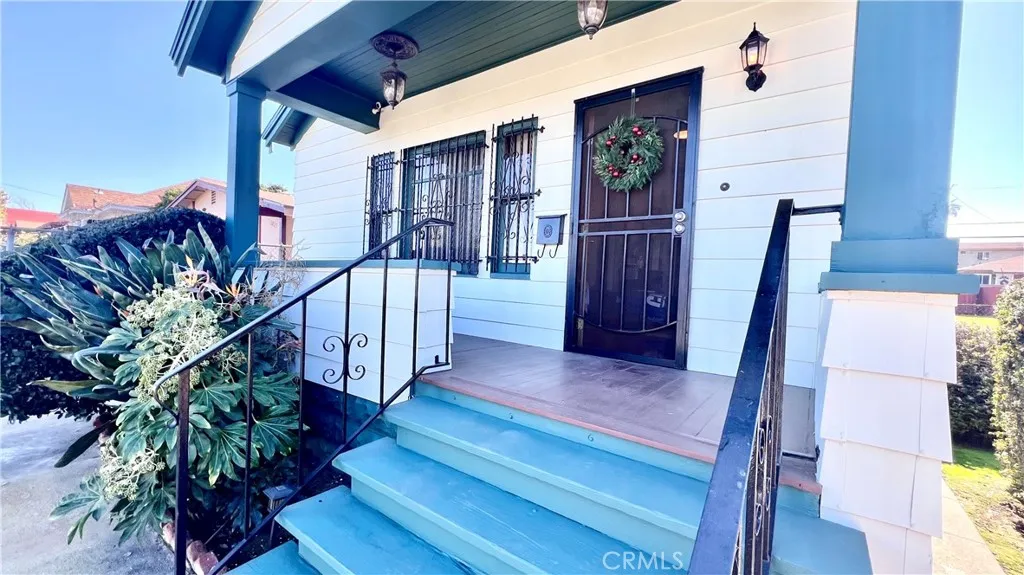 2823 Webster Avenue, San Diego, California 92113 home-pic-1