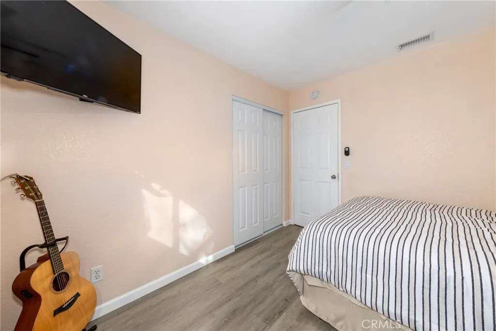 623 E Old 2nd St, San Jacinto, California 92583 home-pic-14
