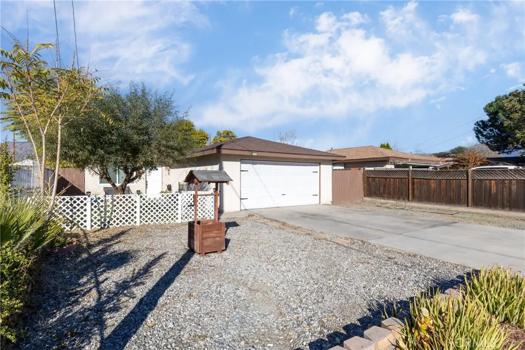 623 E Old 2nd St, San Jacinto, California 92583 home-pic-10
