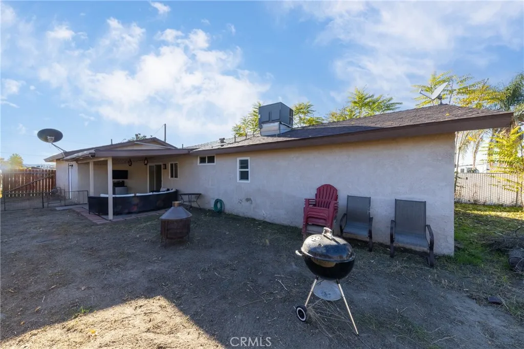 623 E Old 2nd St, San Jacinto, California 92583 home-pic-24