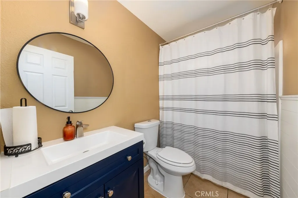 623 E Old 2nd St, San Jacinto, California 92583 home-pic-16
