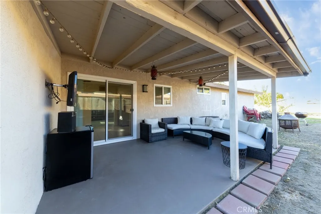 623 E Old 2nd St, San Jacinto, California 92583 home-pic-25