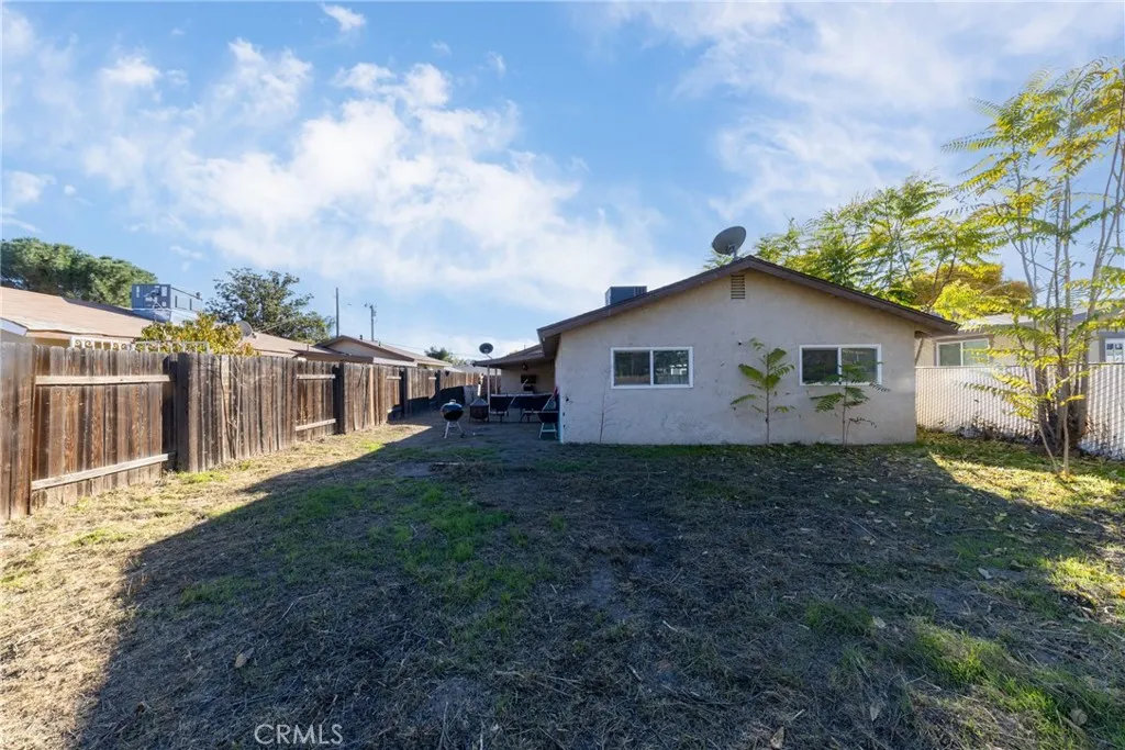 623 E Old 2nd St, San Jacinto, California 92583 home-pic-21