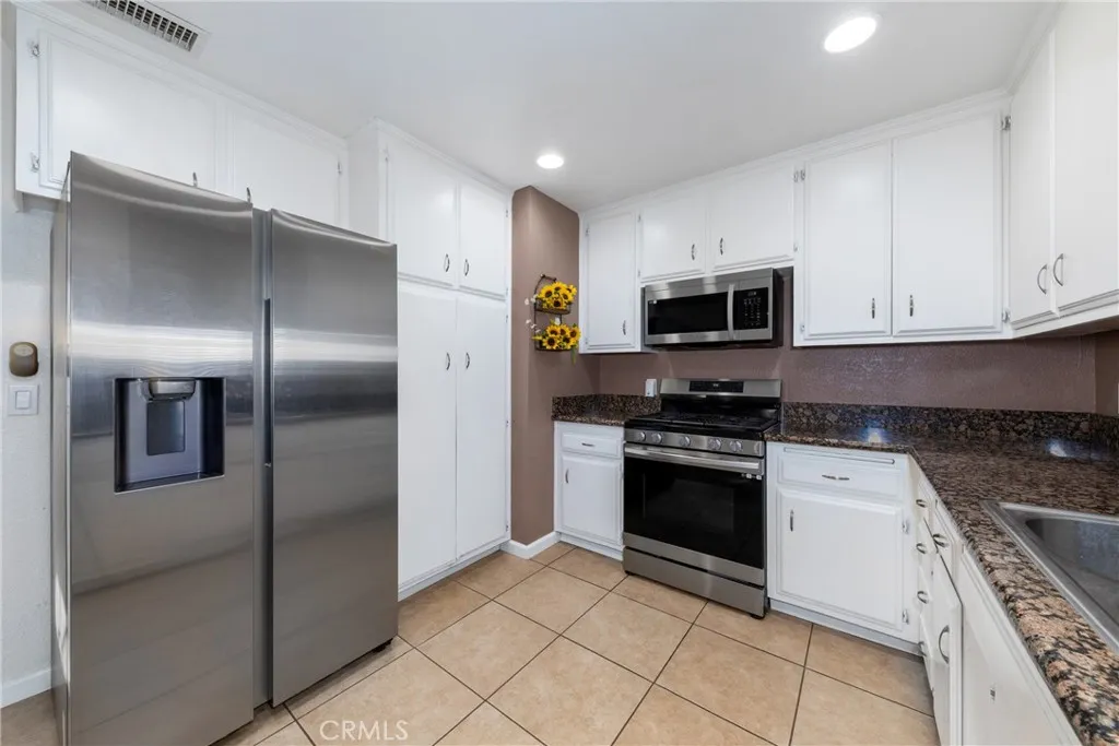 623 E Old 2nd St, San Jacinto, California 92583 home-pic-4