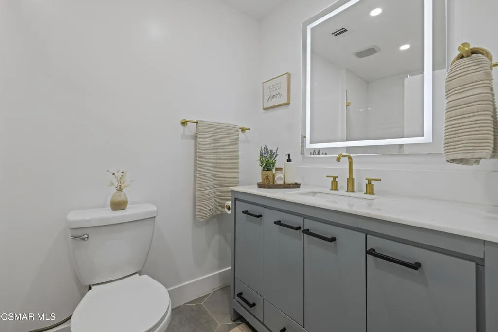 18712 Vicci Street, Canyon Country, California 91351 home-pic-24