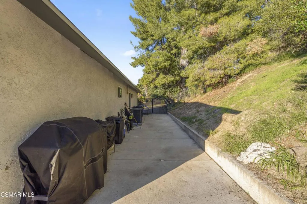 18712 Vicci Street, Canyon Country, California 91351 home-pic-30