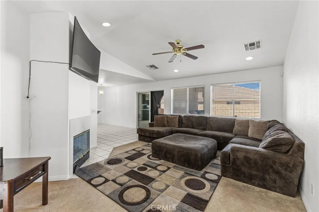 57088 Millstone Drive, Yucca Valley, California 92284 home-pic-29