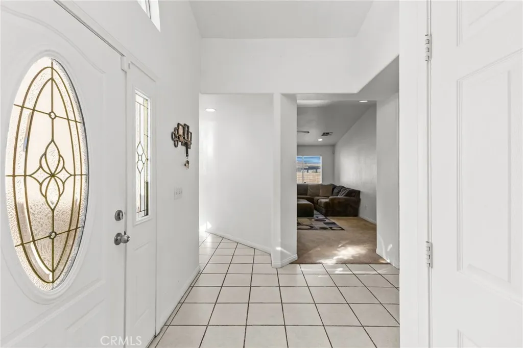 57088 Millstone Drive, Yucca Valley, California 92284 home-pic-4
