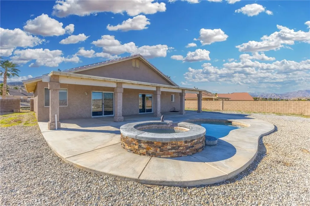 57088 Millstone Drive, Yucca Valley, California 92284 home-pic-44