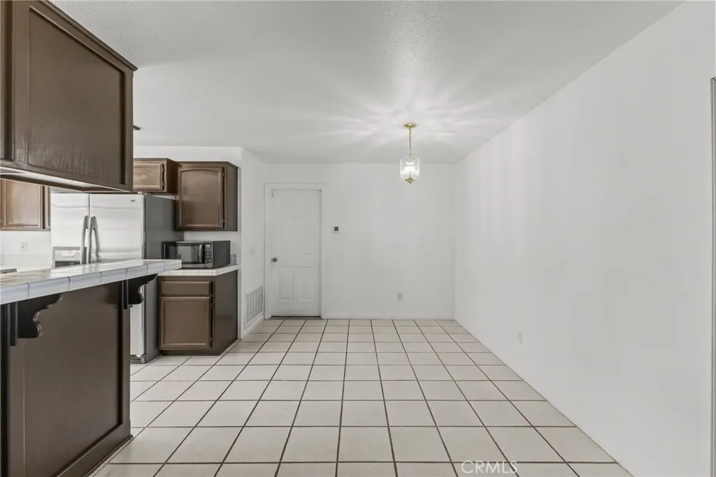 57088 Millstone Drive, Yucca Valley, California 92284 home-pic-24