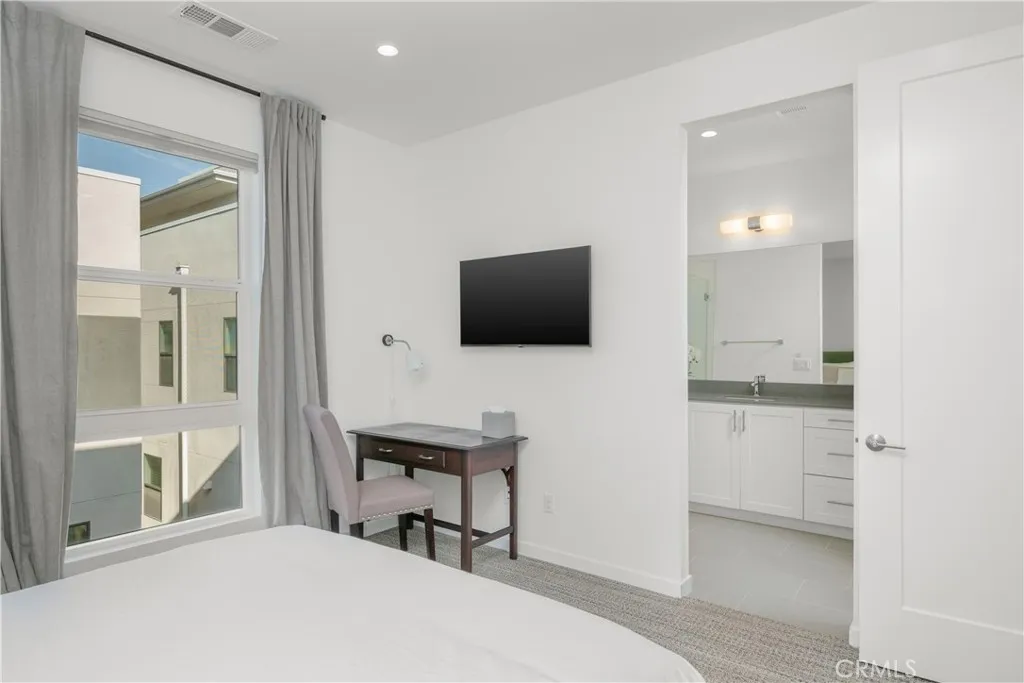 637 Cardiff Reef, Costa Mesa, California 92627 home-pic-19