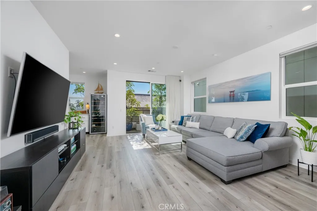 637 Cardiff Reef, Costa Mesa, California 92627 home-pic-8