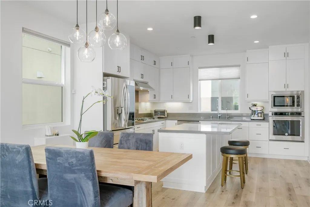 637 Cardiff Reef, Costa Mesa, California 92627 home-pic-10