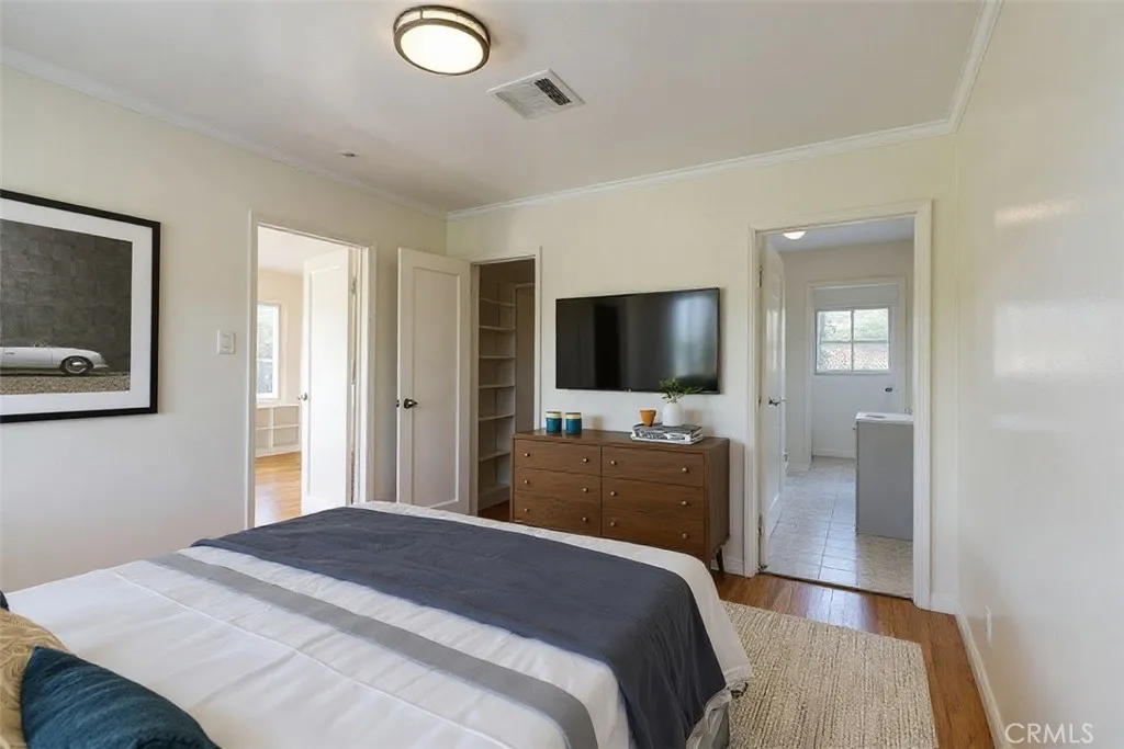 10335 Scoville Avenue, Sunland, California 91040 home-pic-16