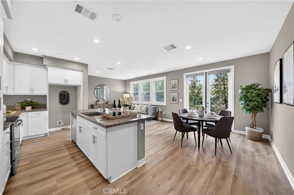 5372 Harvard Way, Cypress, California 90630 home-pic-5