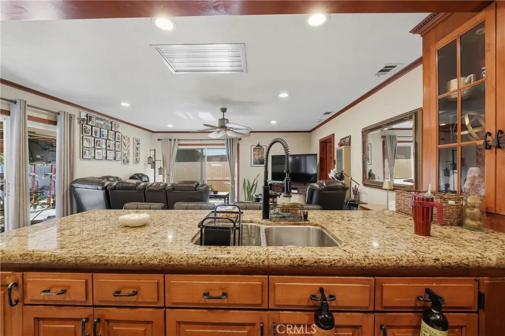 633 S Clementine, Anaheim, California 92805 home-pic-12