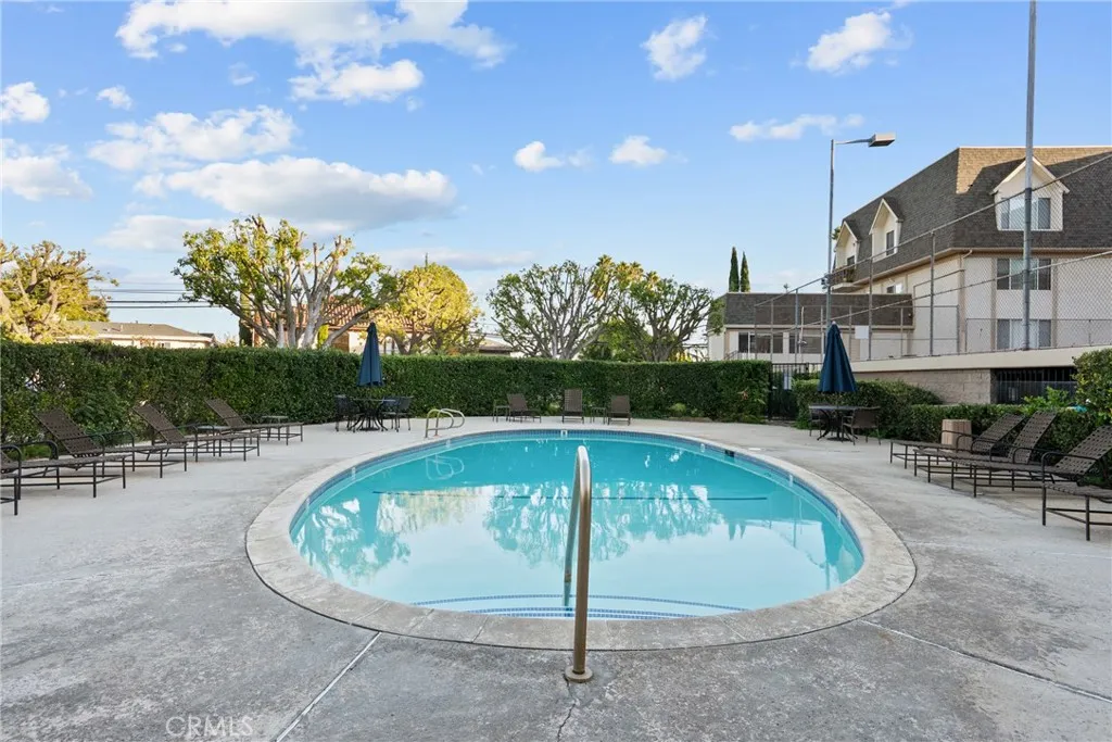 2385 Roscomare F16, Bel Air, California 90077 home-pic-32
