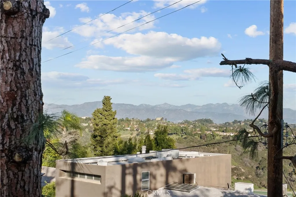 2385 Roscomare F16, Bel Air, California 90077 home-pic-30