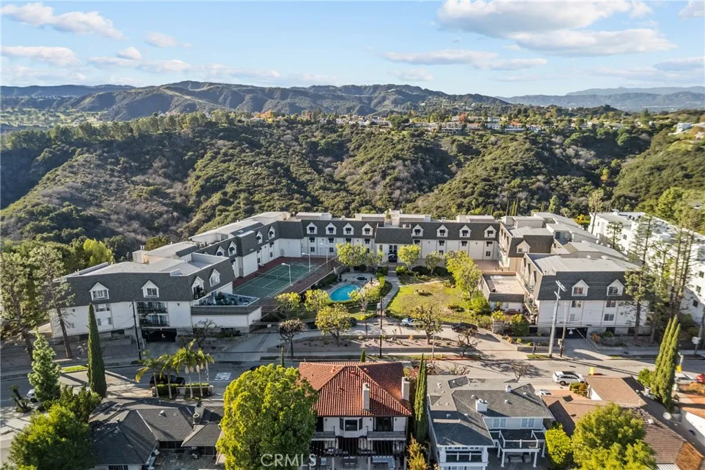 2385 Roscomare F16, Bel Air, California 90077 home-pic-36