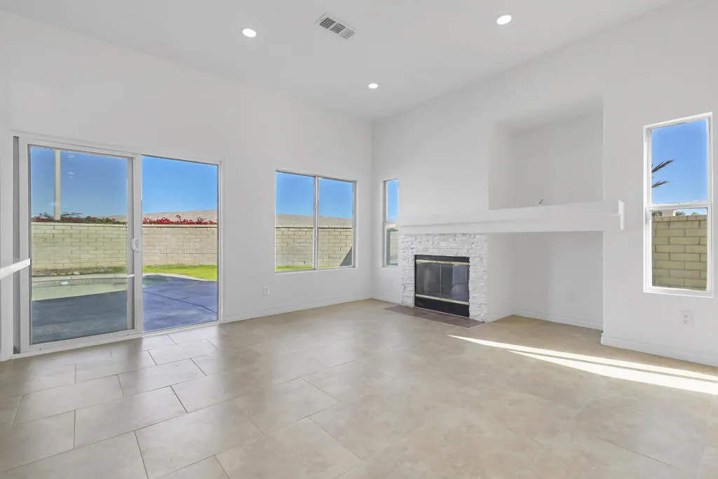 69624 Northhampton Avenue, Cathedral City, California 92234 home-pic-6