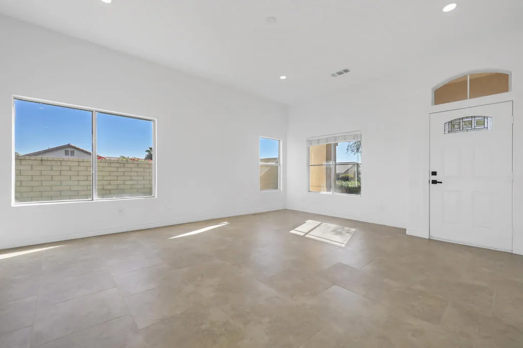 69624 Northhampton Avenue, Cathedral City, California 92234 home-pic-3