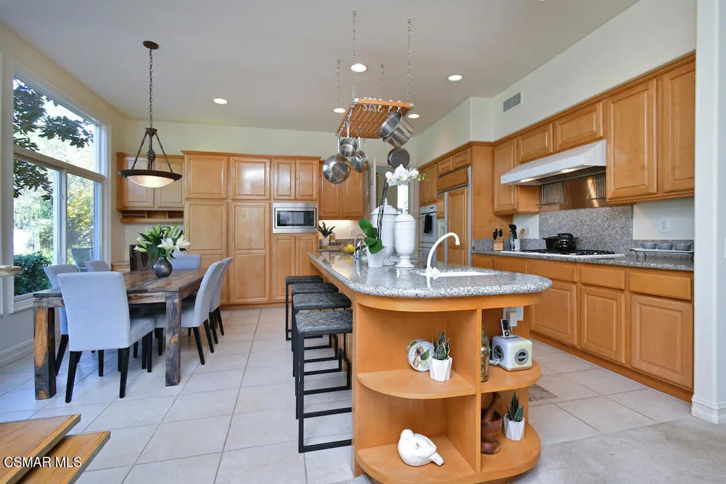 31775 Oak Ranch Court, Westlake Village, California 91361 home-pic-22