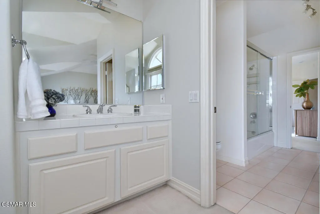 31775 Oak Ranch Court, Westlake Village, California 91361 home-pic-36