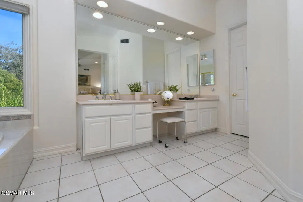 31775 Oak Ranch Court, Westlake Village, California 91361 home-pic-47