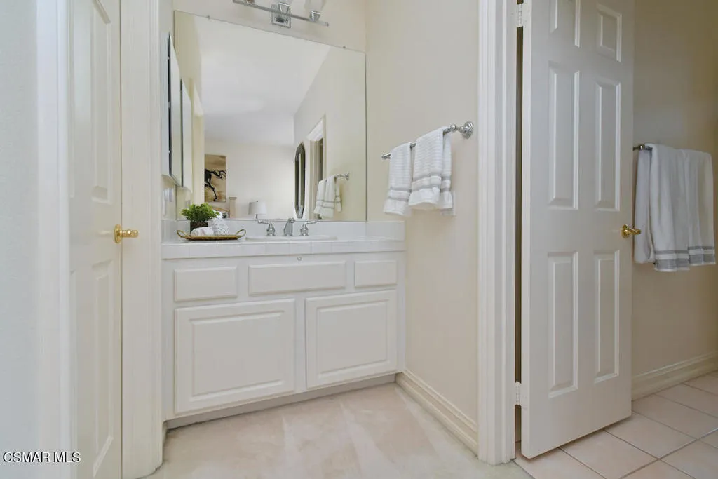 31775 Oak Ranch Court, Westlake Village, California 91361 home-pic-39