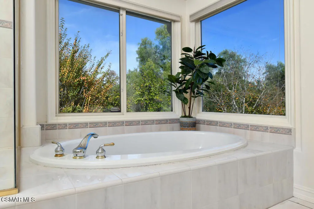 31775 Oak Ranch Court, Westlake Village, California 91361 home-pic-49