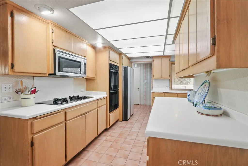 946 W La Deney, Ontario, California 91762 home-pic-6