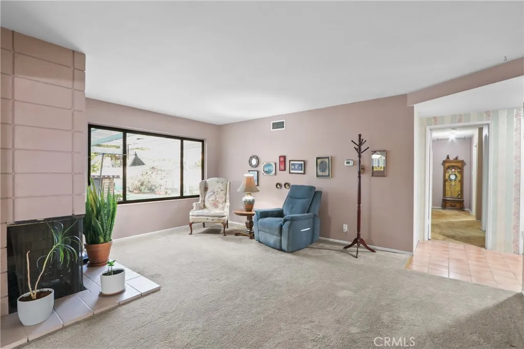 946 W La Deney, Ontario, California 91762 home-pic-3